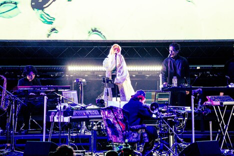 「millennium parade 3D LIVE 2020」の様子。（Photo by Kosuke Ito）