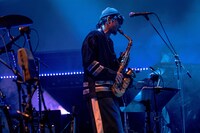 MELRAW（Sax, G, Vocorder）（Photo by Kosuke Ito）