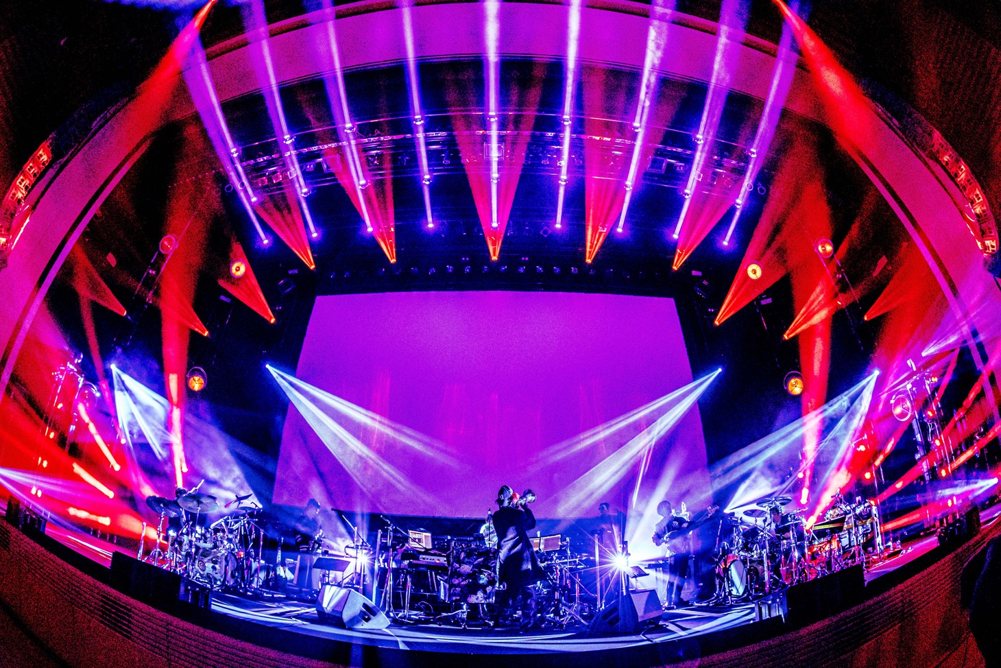 「millennium parade 3D LIVE 2020」の様子。（Photo by Kosuke Ito）