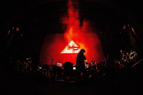 「millennium parade 3D LIVE 2020」の様子。（Photo by Kosuke Ito）