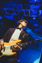 長島涼平（B, Cho）（Photo by Taka"nekoze_photo"）