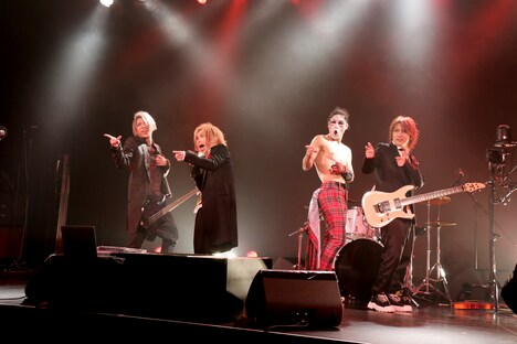 ゴールデンボンバー（写真提供：株式会社ユークリッド・マネージメント）