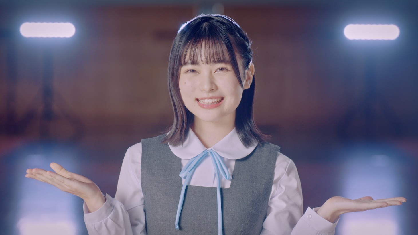 PiXMiX「卒業レールウェイ」ミュージックビデオより。