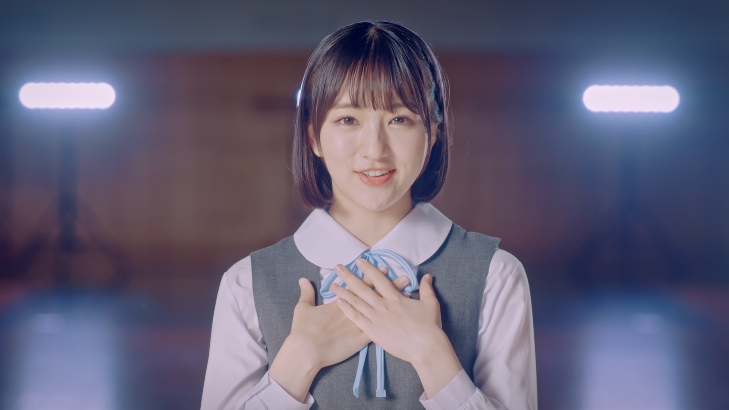 PiXMiX「卒業レールウェイ」ミュージックビデオより。