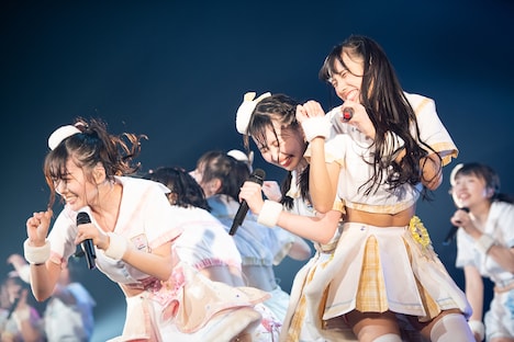 虹のコンキスタドール「RAINBOWPARTY!!～supported BS11『虹マジ』～」の様子。