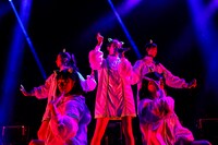 「Devil ANTHEM. 6th Anniversary ONE MAN LIVE『デビタゴン祭』」の様子。（写真提供：エイジアプロモーション）