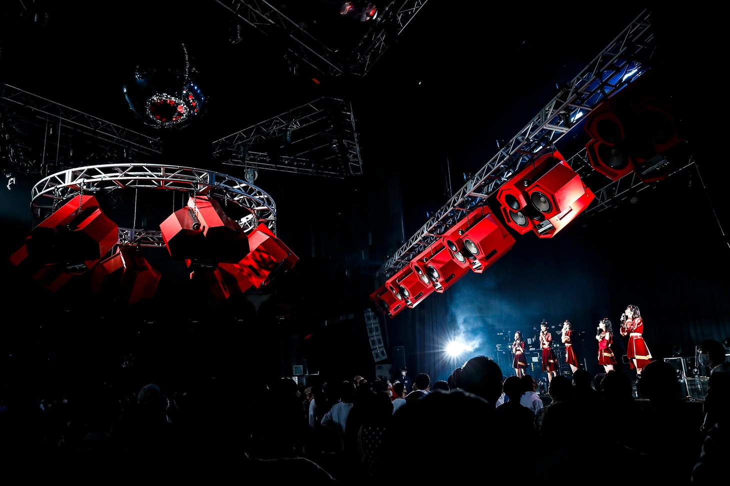 「Devil ANTHEM. 6th Anniversary ONE MAN LIVE『デビタゴン祭』」の様子。（写真提供：エイジアプロモーション）