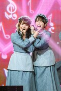 高瀬愛奈(左)と影山優佳(右)。(c) Seed & Flower LLC