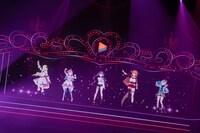 左から角巻わため、姫森ルーナ、常闇トワ、桐生ココ、天音かなた。（Photo by Kota Hirano）