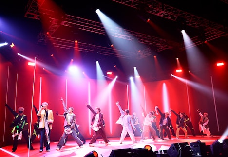 「CANNONBALL」をパフォーマンスするFANTASTICS from EXILE TRIBE。（写真提供：LDH JAPAN）