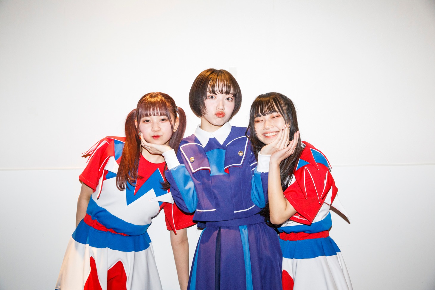 左からア・アンズピア、月ノウサギ、アイナスター。（Photo by sotobayashi kenta）