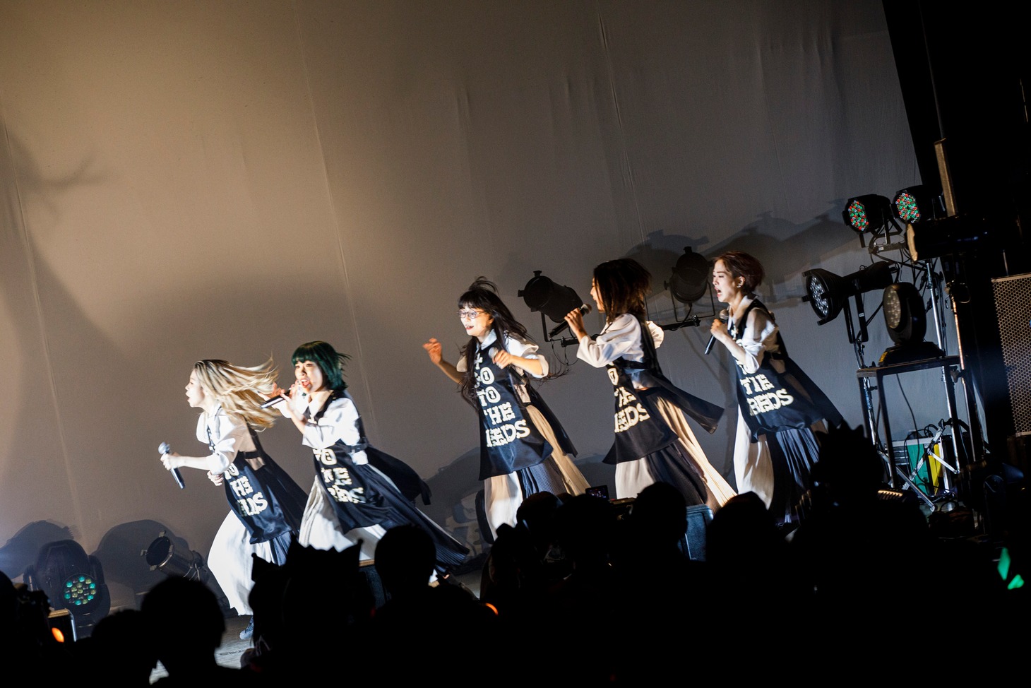 GO TO THE BEDS（Photo by sotobayashi kenta）