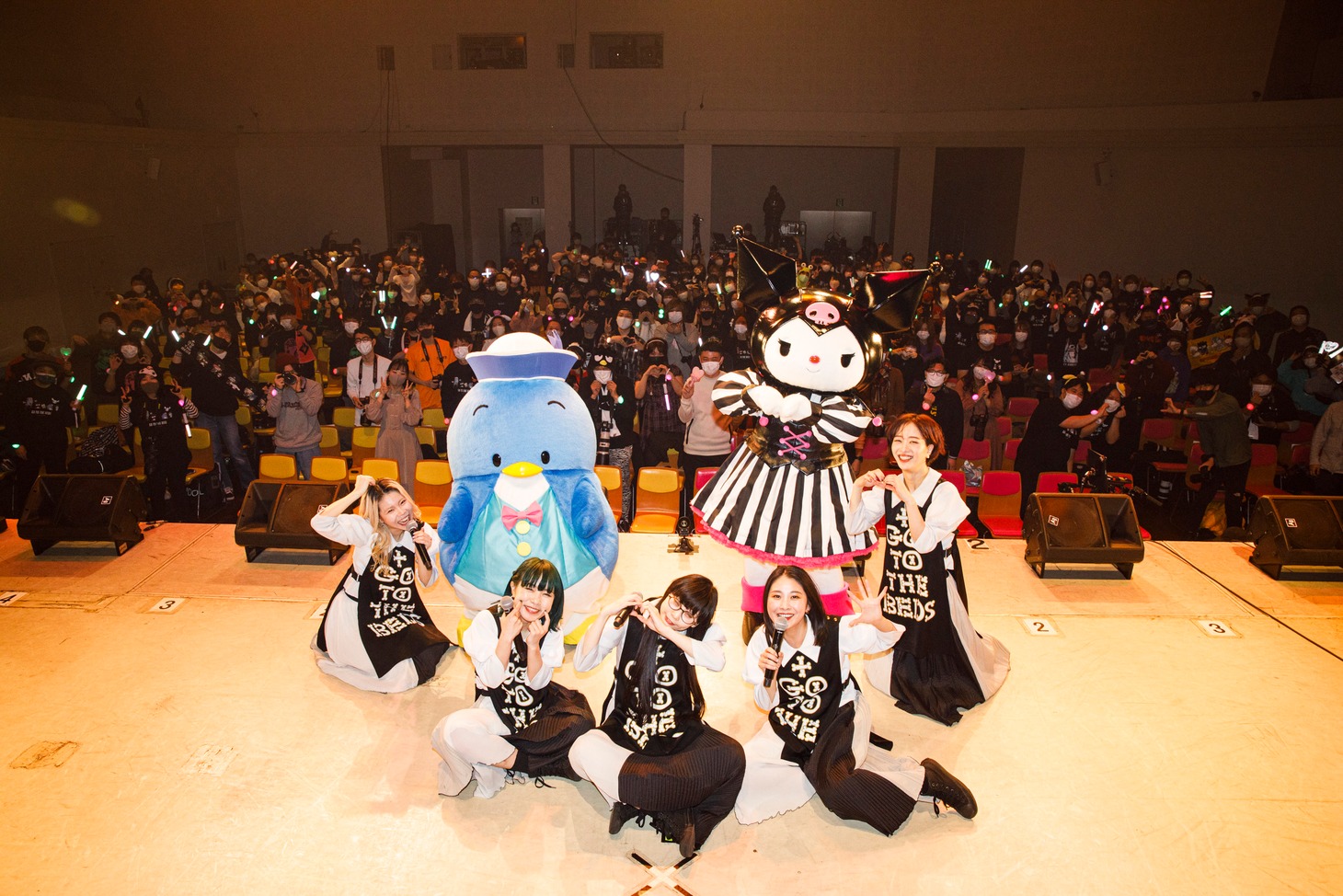 GO TO THE BEDS、タキシードサム、クロミ。（Photo by sotobayashi kenta）