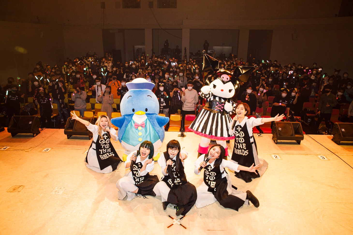 GO TO THE BEDS、タキシードサム、クロミ。（Photo by sotobayashi kenta）