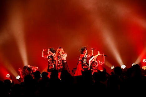 GO TO THE BEDS（Photo by sotobayashi kenta）