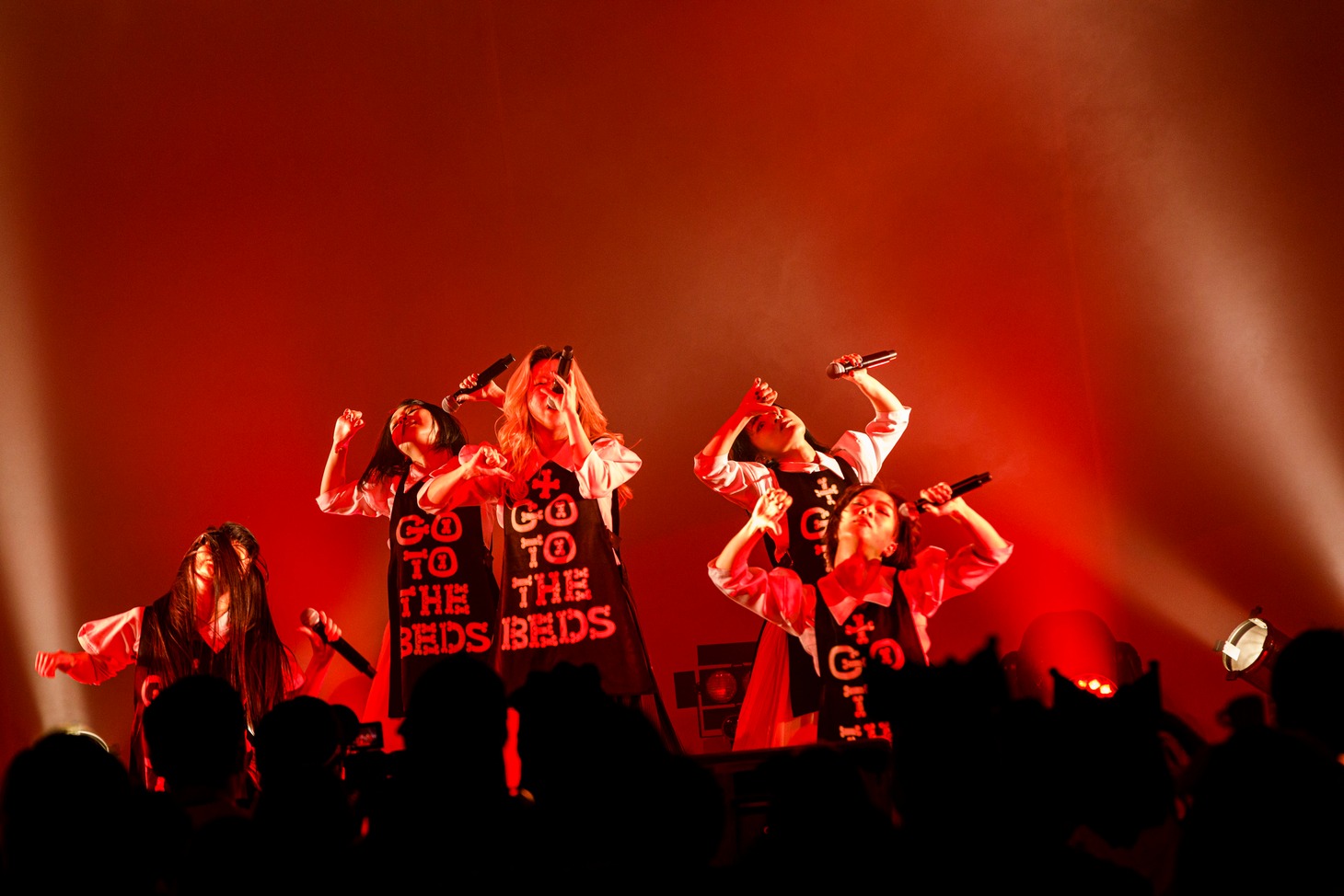 GO TO THE BEDS（Photo by sotobayashi kenta）