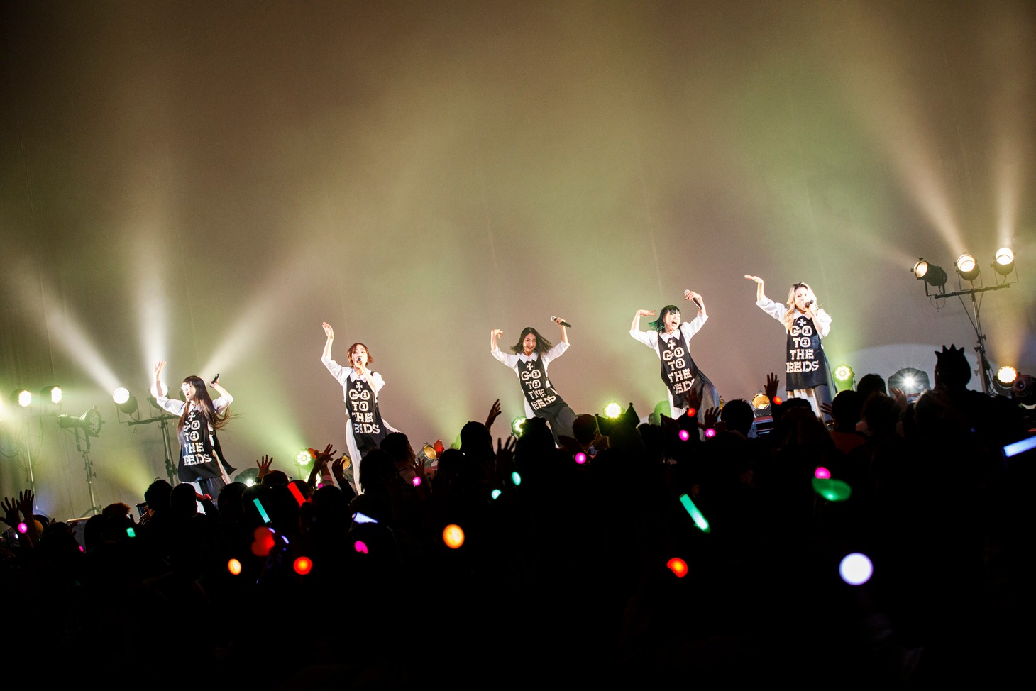 GO TO THE BEDS（Photo by sotobayashi kenta）