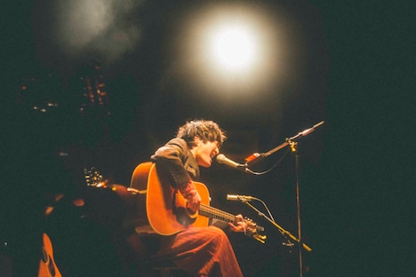 石崎ひゅーい（撮影：鈴木友梨）