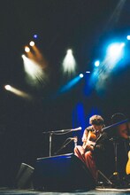 石崎ひゅーい（撮影：鈴木友梨）