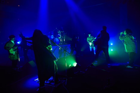 「銀杏BOYZ 年末のスマホライブ2020」の様子。（撮影：村井香）