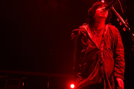 「銀杏BOYZ 年末のスマホライブ2020」の様子。（撮影：村井香）