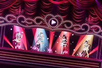 左から百鬼あやめ、白上フブキ、大神ミオ、大空スバル。（Photo by Ayo Kajino）