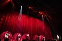 エビ中楽曲をインストアレンジで演奏するバンドメンバー。