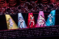 左から姫森ルーナ、常闇トワ、桐生ココ、角巻わため、天音かなた。（Photo by Kota Hirano）