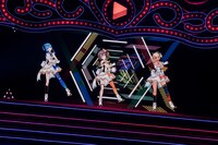 左から星街すいせい、夏色まつり、不知火フレア。（Photo by Kota Hirano）