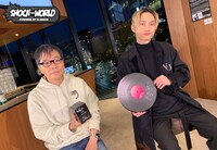 左からいとうせいこう、SKY-HI。