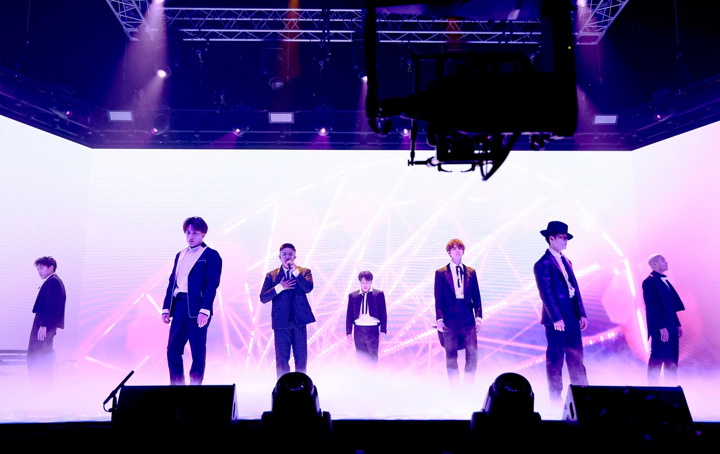 「GENERATIONS LIVE×ONLINE 2020 BALLAD BEST ～ORCHESTRA LIVE～」の様子。（写真提供：LDH JAPAN）