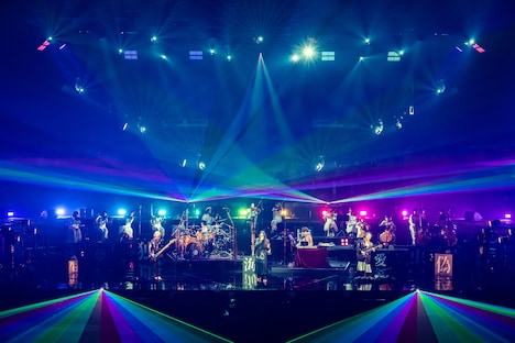 「惡 -The brightness world」の様子。（撮影：田中聖太郎 [田中聖太郎写真事務所）]）