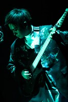 ミヤ（G）（撮影：田中聖太郎 [田中聖太郎写真事務所）]）