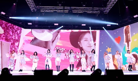 「LIVE×ONLINE BEYOND THE BORDER E-girls LAST LIVE」の様子。（写真提供：LDH）