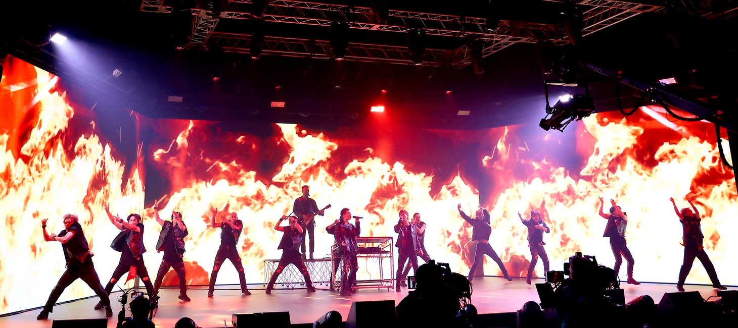「SCREAM」を披露するEXILE。（写真提供：LDH JAPAN）
