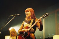 畳野彩加（Vo, G）（撮影：池野詩織）