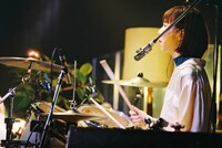 石田成美（Dr, Cho）（撮影：池野詩織）