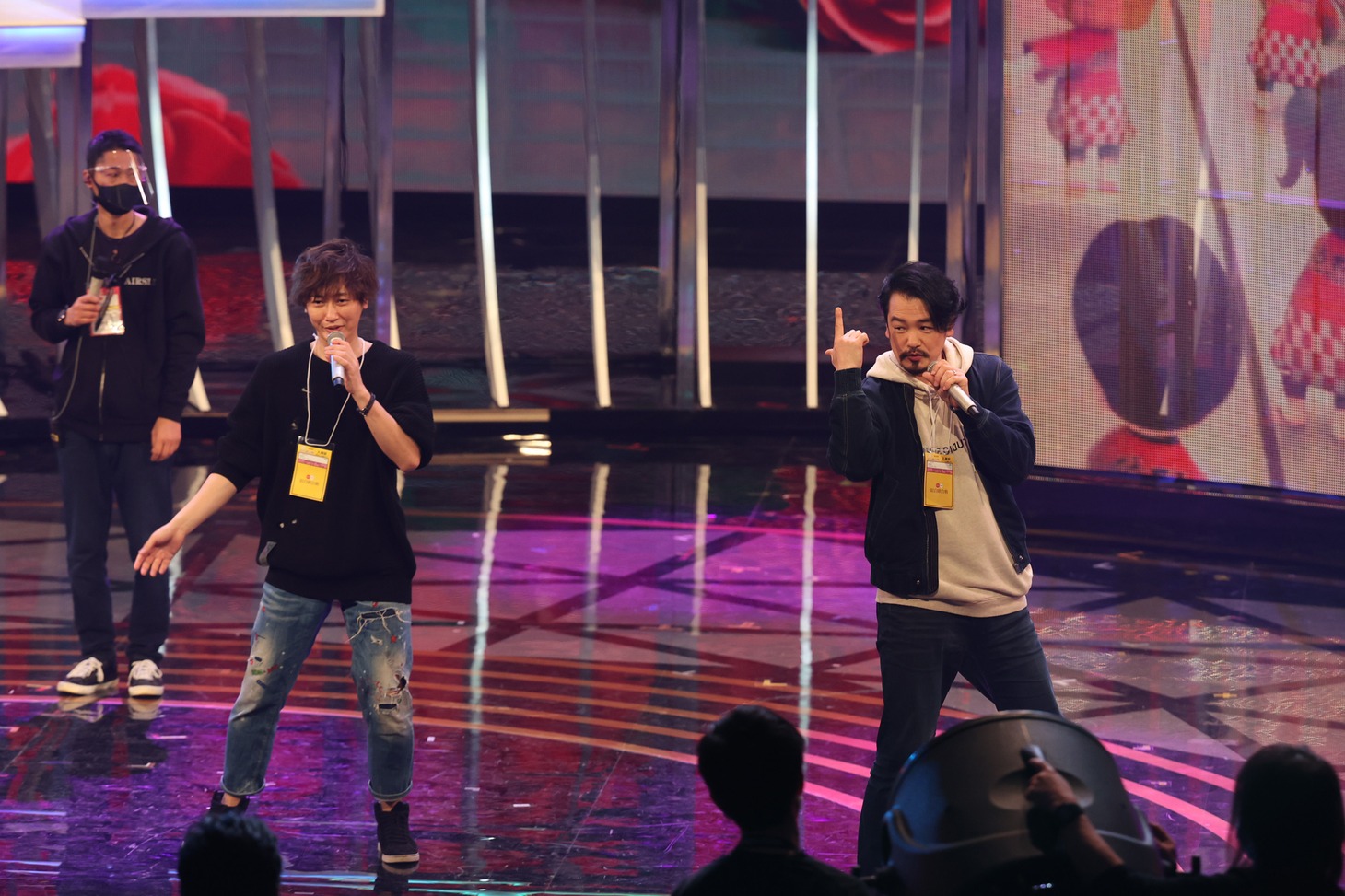 左から純烈の後上翔太、小田井涼平。（写真提供：NHK）