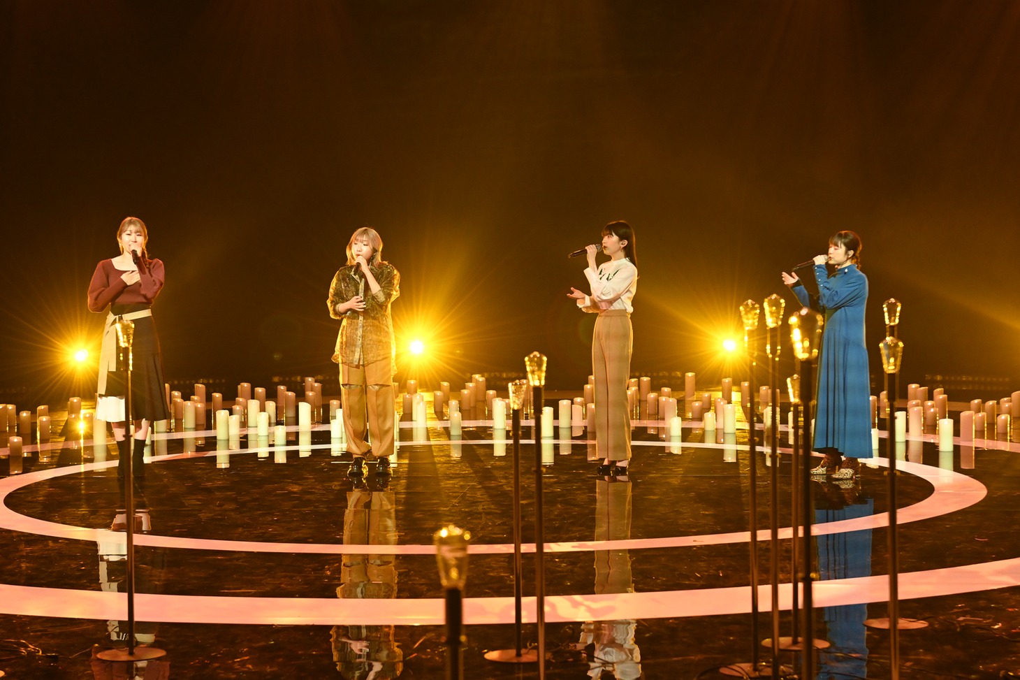 Little Glee Monsterのメンバー。左からかれん、MAYU、manaka、アサヒ。（写真提供：NHK）