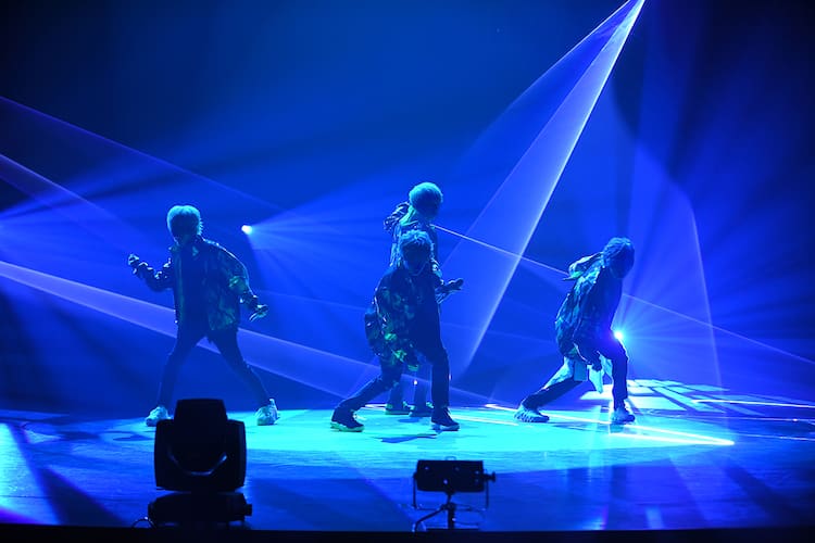 浦島坂田船 新作 Rainbow の魅力を余すことなく伝えた初配信ライブ ライブレポート 写真15枚 音楽ナタリー