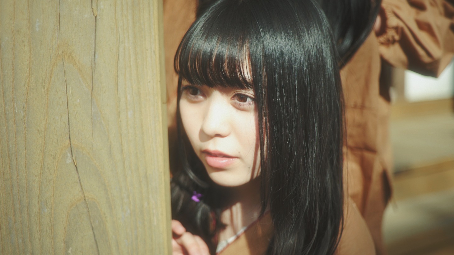 NELN「REM」ミュージックビデオより。