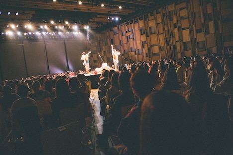 忘年会ライブの様子。（撮影：鈴木友莉）