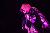 うらたぬきとセンラ。（撮影：小松陽祐［ODD JOB］、
岡本麻衣）