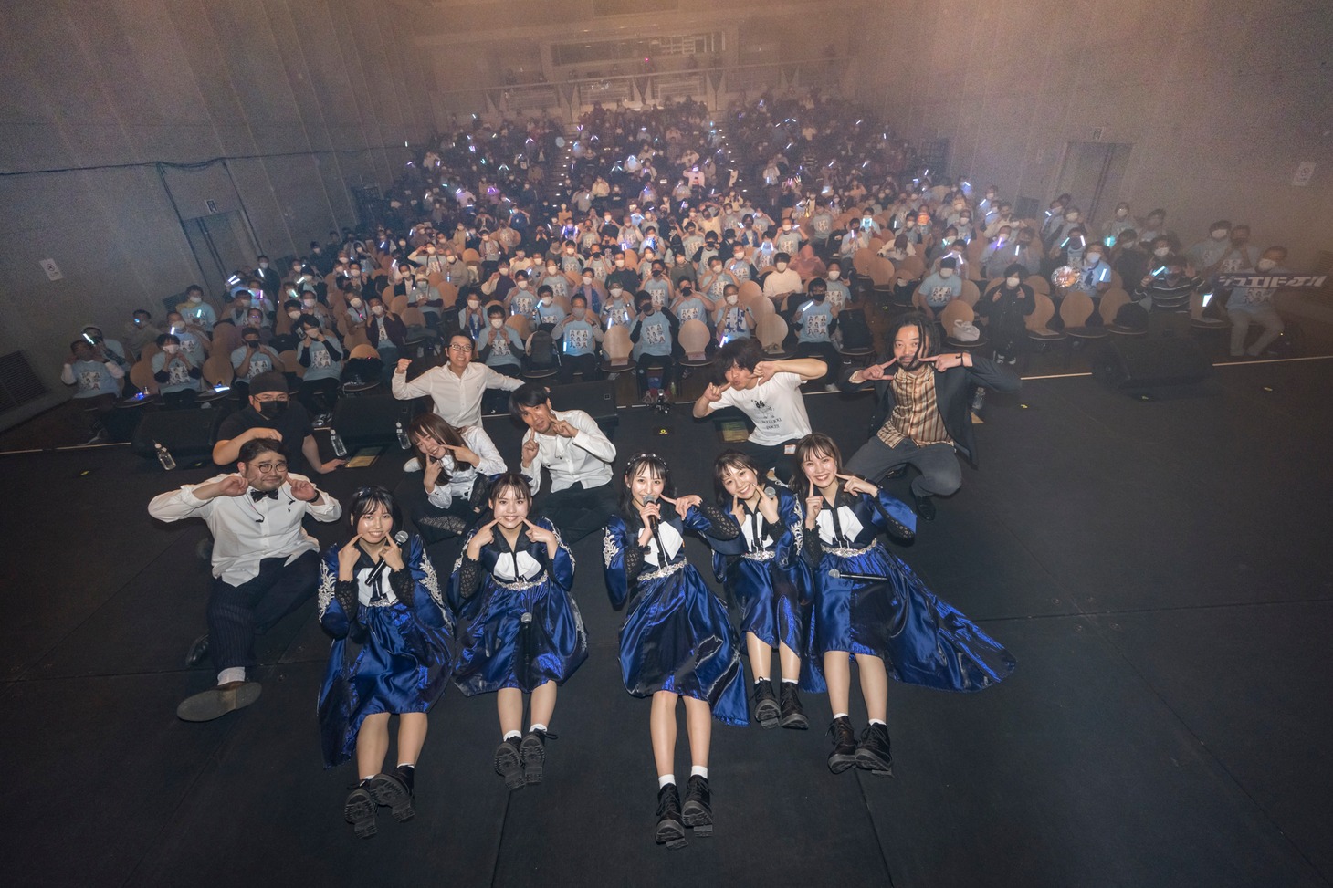 「Jewel☆Ciel安藤笑卒業公演 ～僕らは～」で撮影された記念写真。（撮影：林晋介）