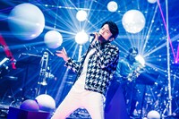 「FUKUYAMA MASAHARU 30th Anniv. ALBUM LIVE AKIRA」の様子。