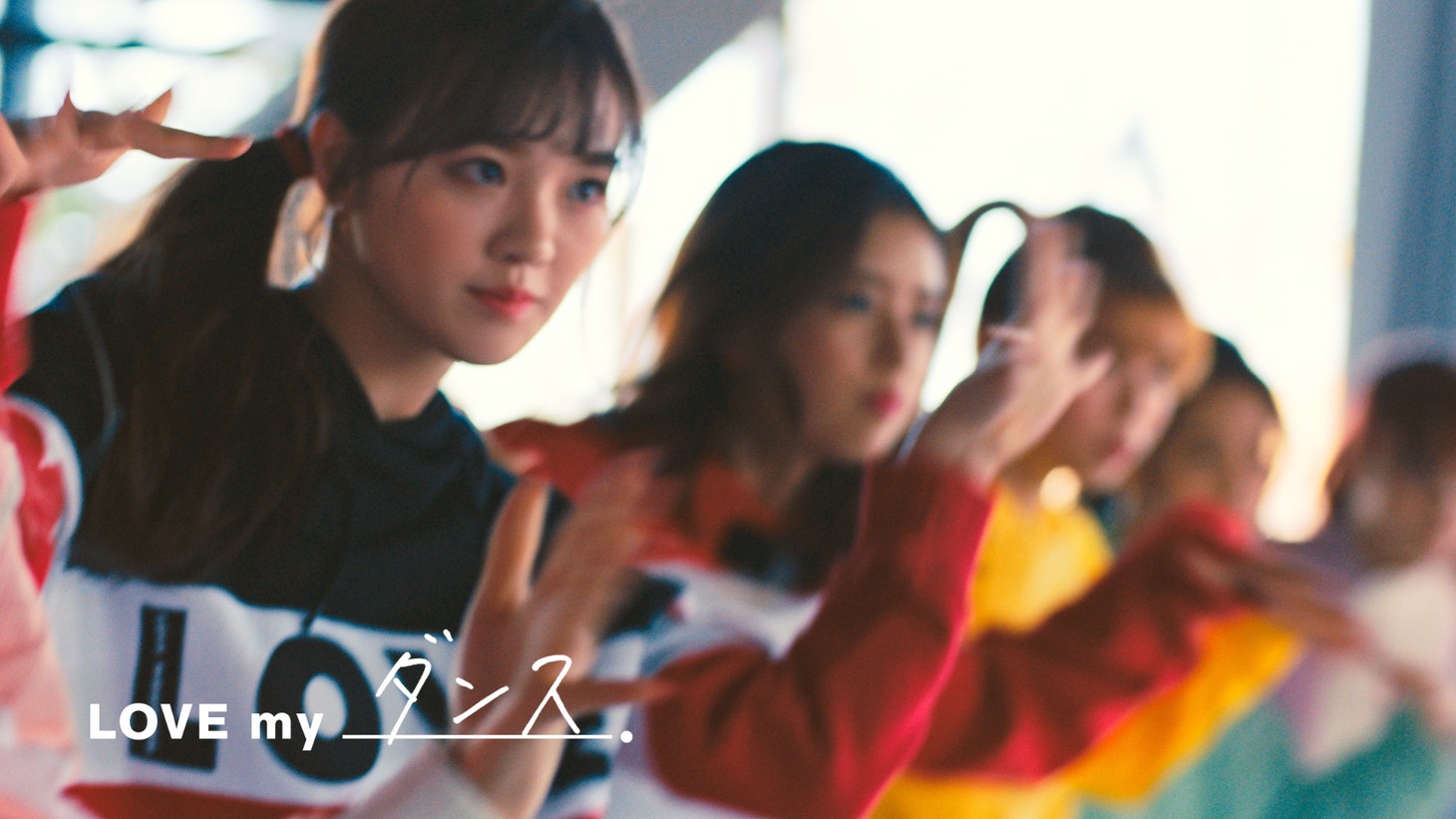 「コカ・コーラ」の新テレビCM「この瞬間が、私。」編より。
