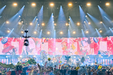 サザンオールスターズ「ほぼほぼ年越しライブ」の様子。（撮影：高田梓）