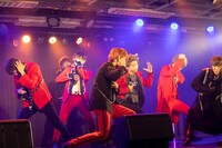 Super Break Dawnによるライブの様子。