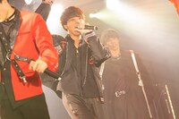 Super Break Dawnによるライブの様子。