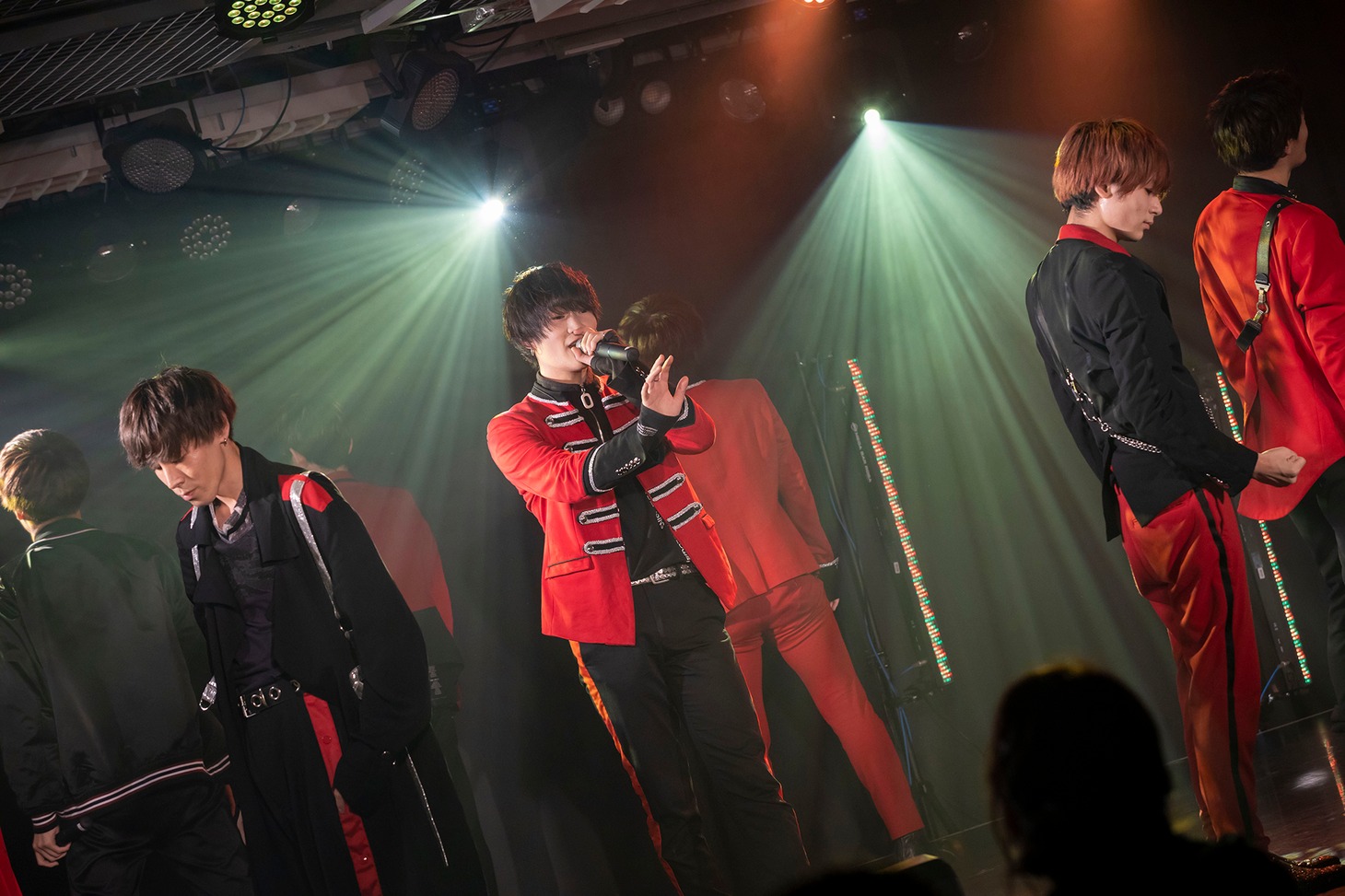 Super Break Dawnによるライブの様子。